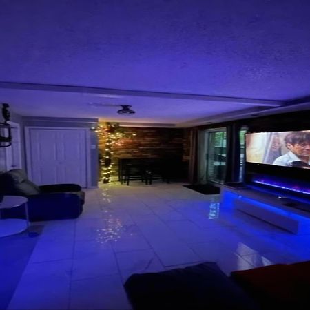 Brooklyn Spacious Space With Private Entrance, Bathroom, & Backyard - Full-Kitchen New York Eksteriør bilde