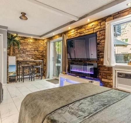 Brooklyn Spacious Space With Private Entrance, Bathroom, & Backyard - Full-Kitchen New York Eksteriør bilde